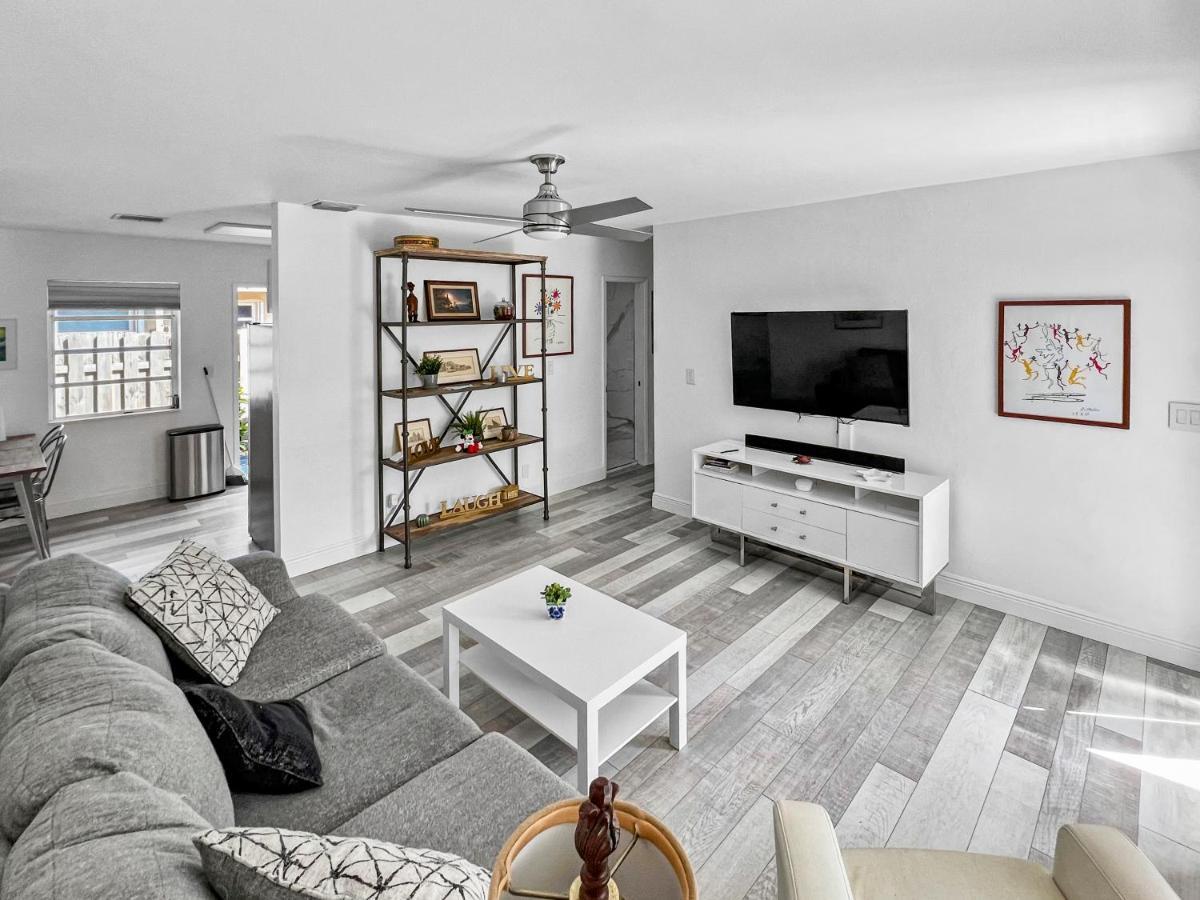 Stylish & Cozy Escape Near The Beach- Free Parking, Backyard, Private, Bbq Pompano Beach Exterior foto