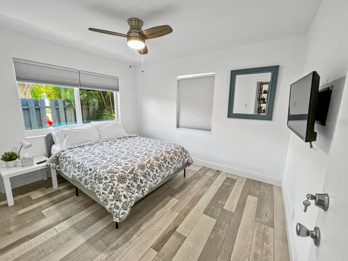 Stylish & Cozy Escape Near The Beach- Free Parking, Backyard, Private, Bbq Pompano Beach Exterior foto
