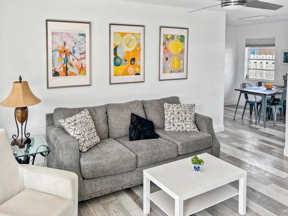 Stylish & Cozy Escape Near The Beach- Free Parking, Backyard, Private, Bbq Pompano Beach Exterior foto