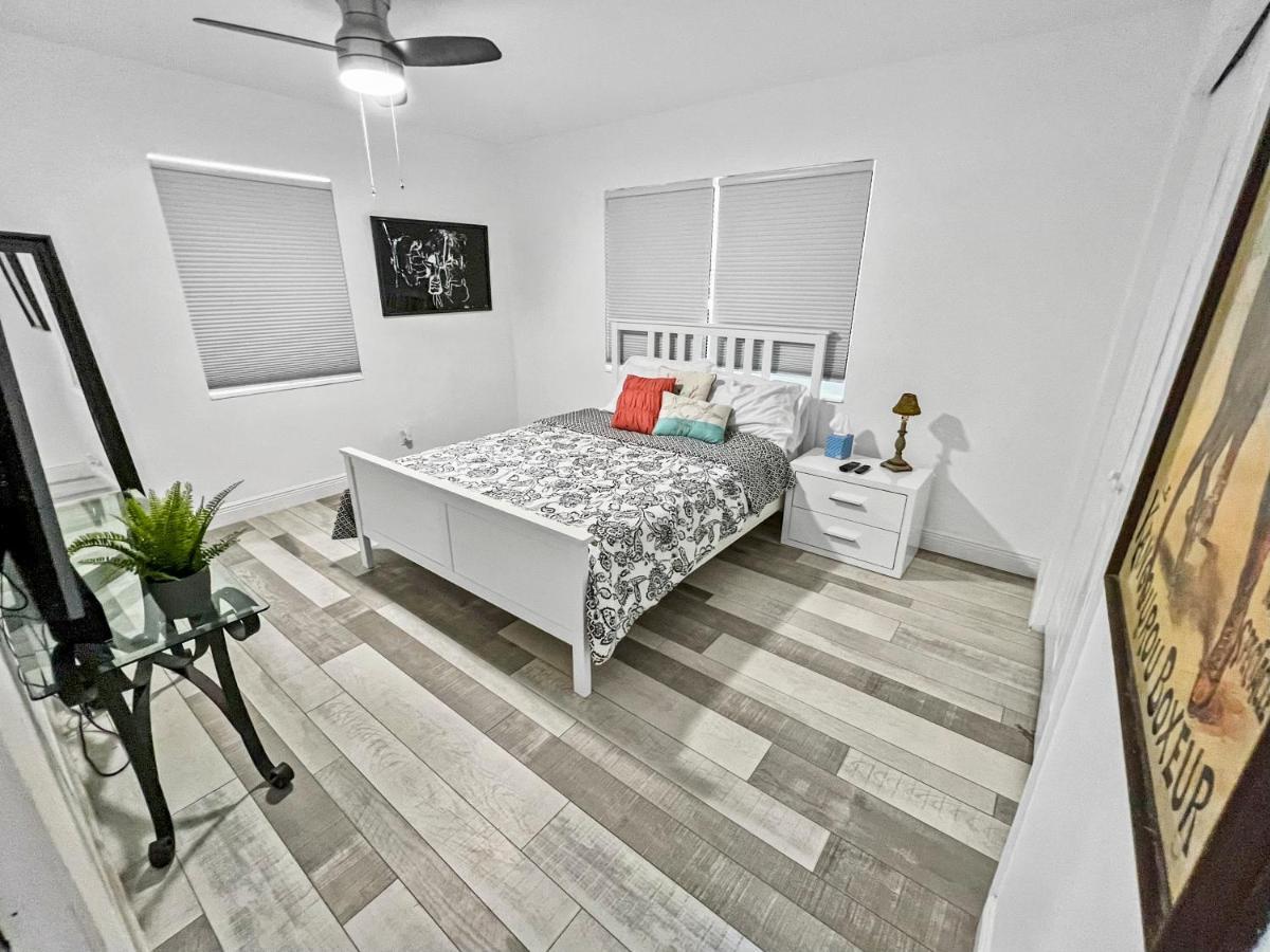 Stylish & Cozy Escape Near The Beach- Free Parking, Backyard, Private, Bbq Pompano Beach Exterior foto